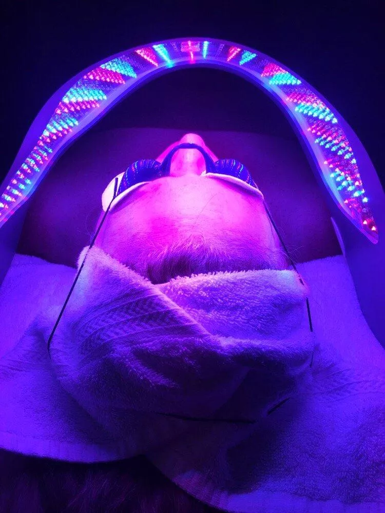 Top-rated LED light therapy Palm Beach clinics